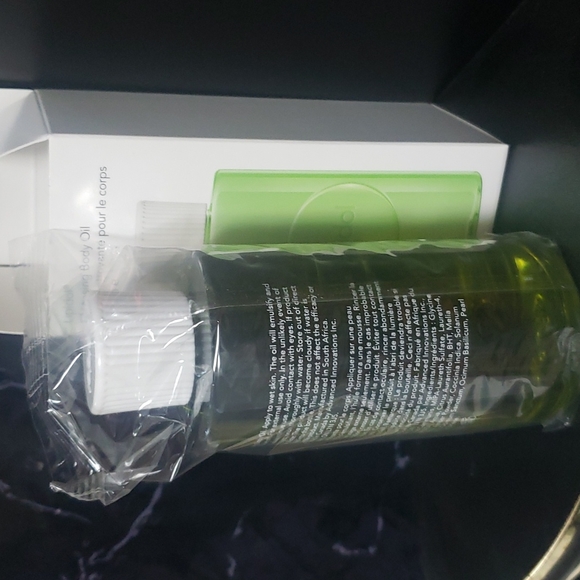 Lipidol Clensing Body Oil 200ml - Picture 2 of 5